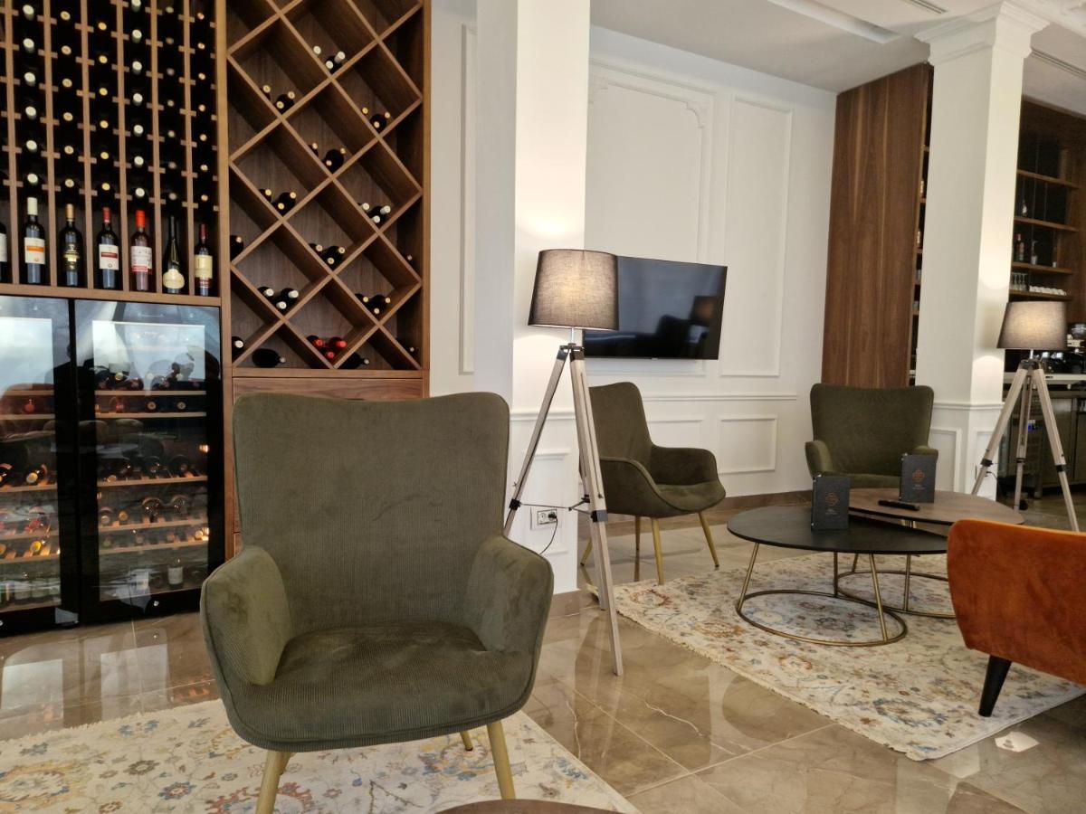 H41 Luxury Suites Белград Экстерьер фото