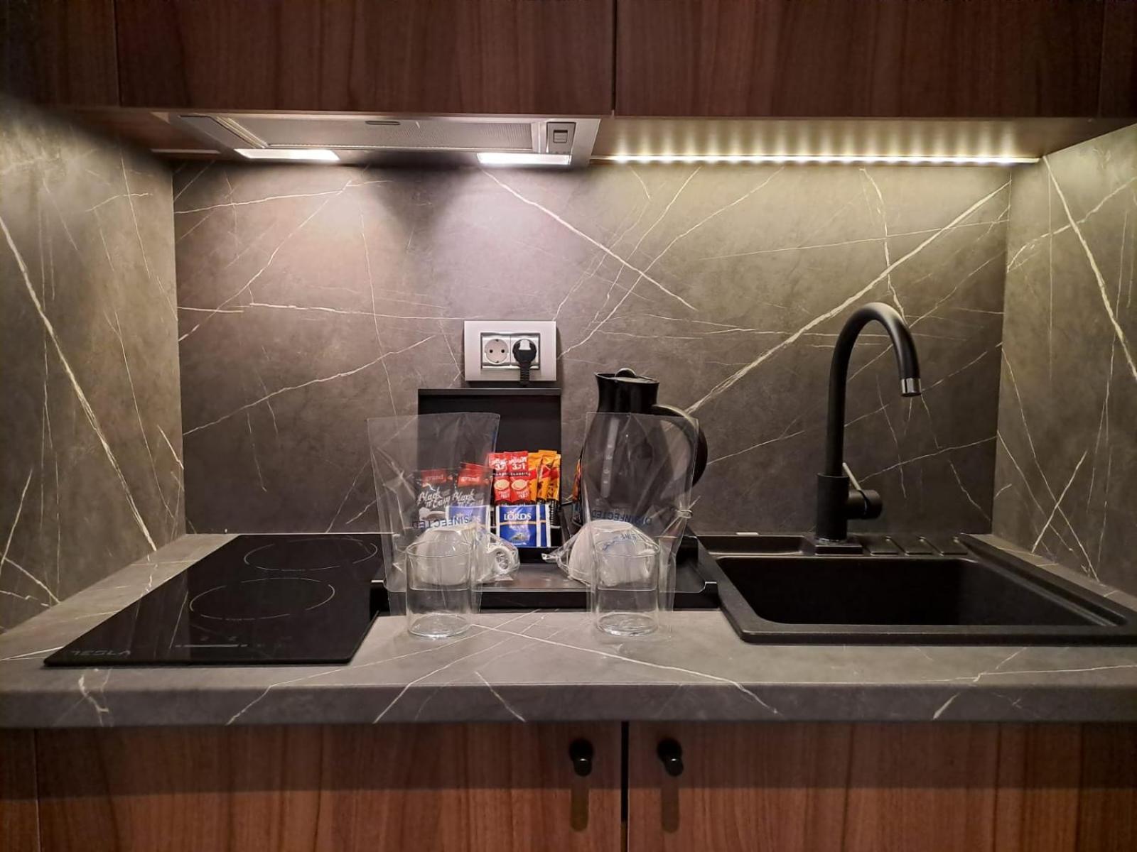 H41 Luxury Suites Белград Номер фото