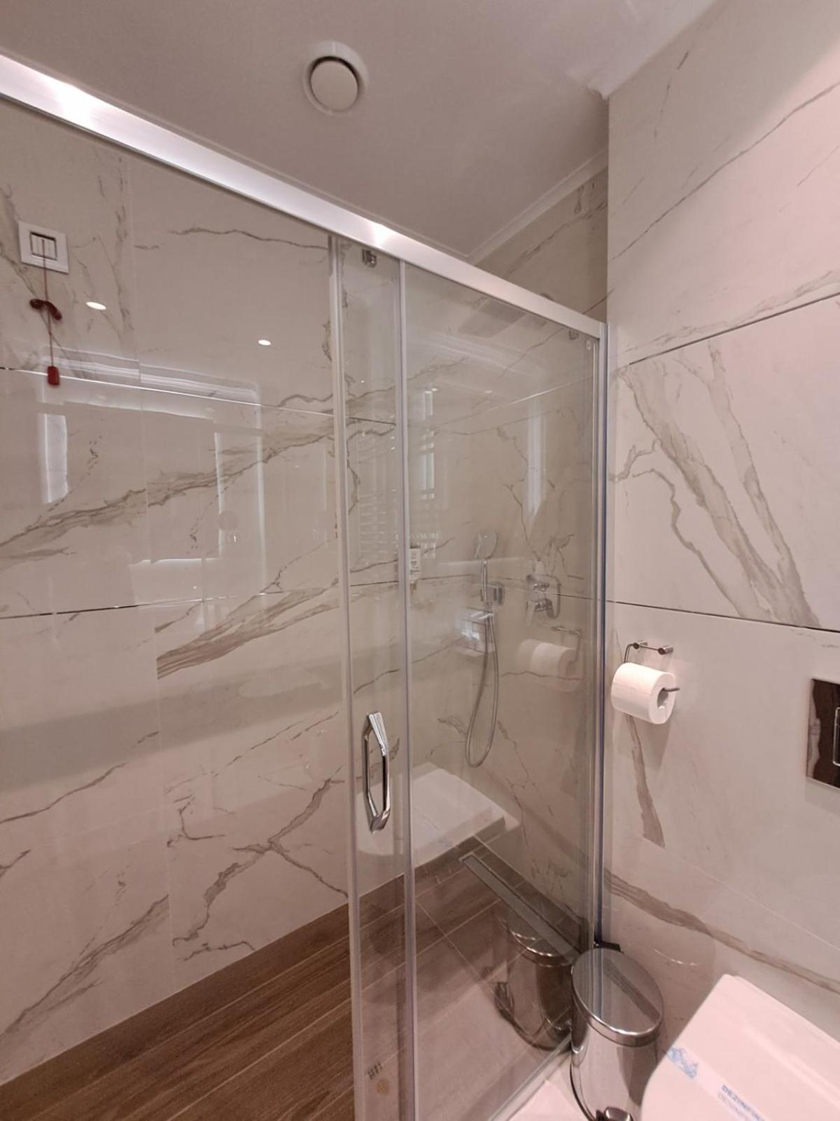 H41 Luxury Suites Белград Номер фото